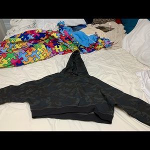 ECHT NEW camo cropped hoodie